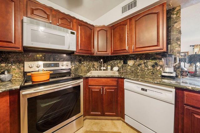 9900 Pineapple Tree Drive 106, Boynton Beach, FL 33436