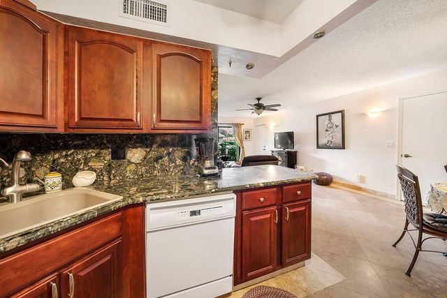 9900 Pineapple Tree Drive 106, Boynton Beach, FL 33436