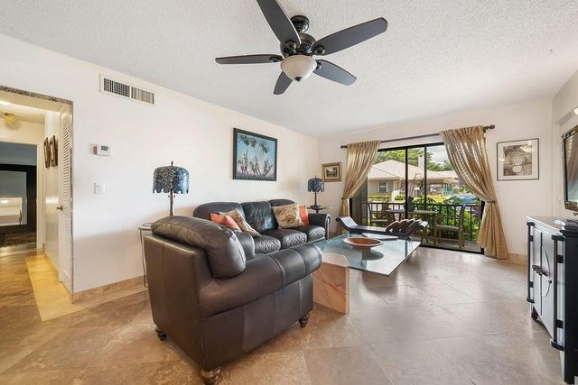 9900 Pineapple Tree Drive 106, Boynton Beach, FL 33436