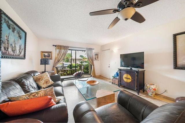 9900 Pineapple Tree Drive 106, Boynton Beach, FL 33436