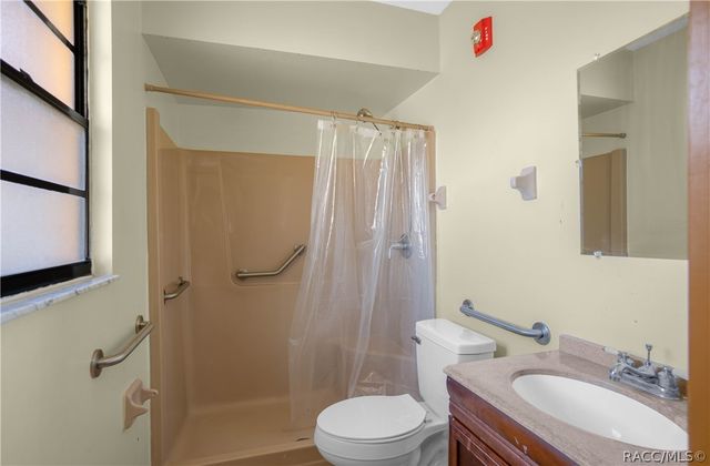 1711 N Croft Avenue, Inverness, FL 34453