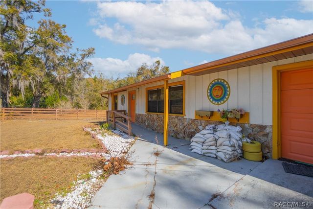 1711 N Croft Avenue, Inverness, FL 34453