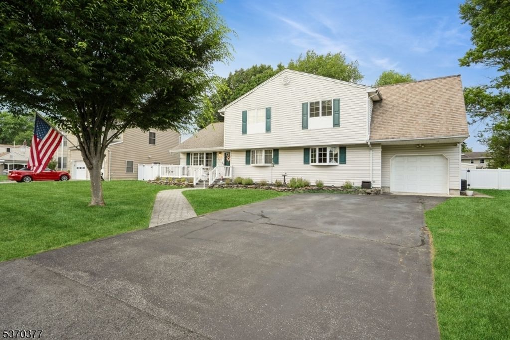 54 Anthony Blvd, Lincoln Park Boro, NJ 07035