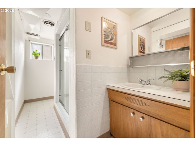 3360 Ne 133RD Ave, Portland, OR 97230