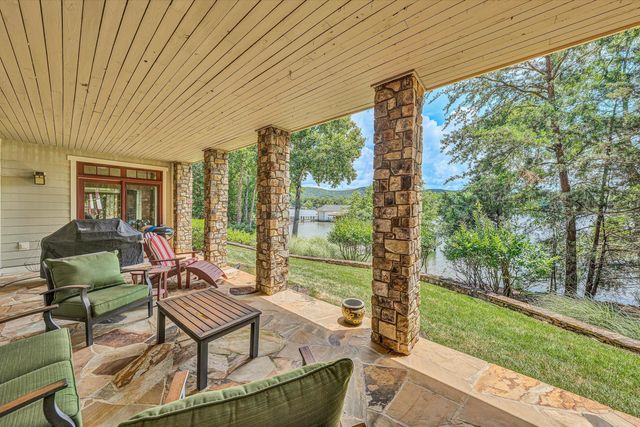 54 Bay View CIR, Penhook, VA 24137