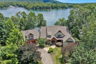 54 Bay View CIR, Penhook, VA 24137