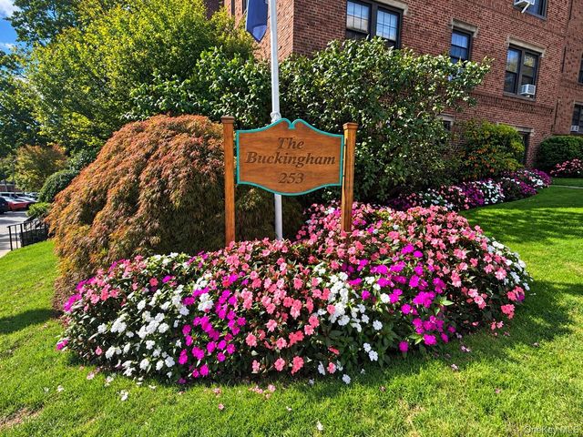 253 Garth Road 2A, Scarsdale, NY 10583
