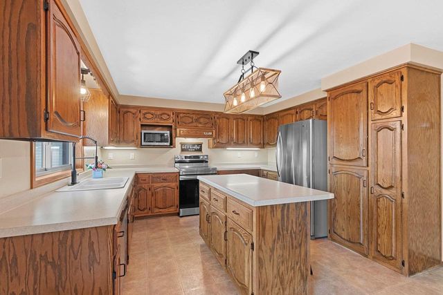 2441 INGOLD COURT, Green Bay, WI 54313