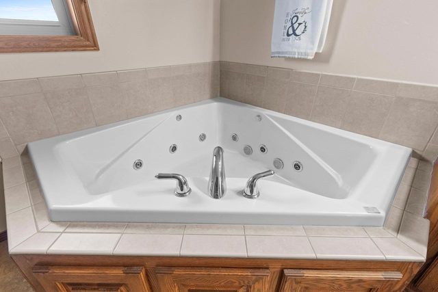 2441 INGOLD COURT, Green Bay, WI 54313