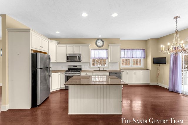 601 Lakeview Lane 1, Spring Lake, MI 49456