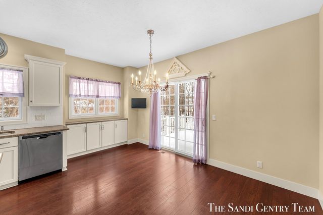 601 Lakeview Lane 1, Spring Lake, MI 49456