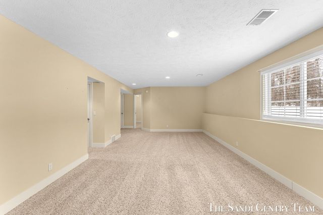 601 Lakeview Lane 1, Spring Lake, MI 49456