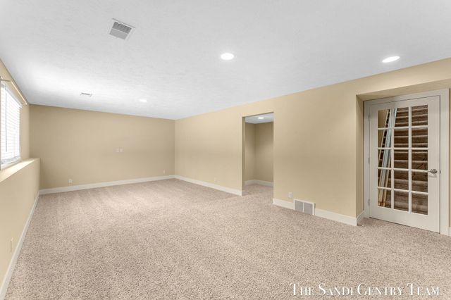 601 Lakeview Lane 1, Spring Lake, MI 49456