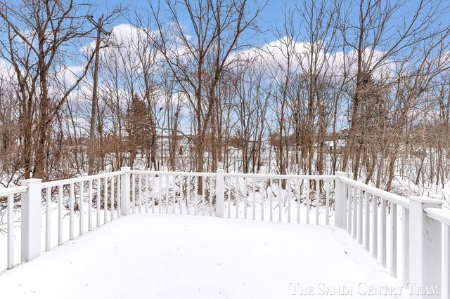 601 Lakeview Lane 1, Spring Lake, MI 49456