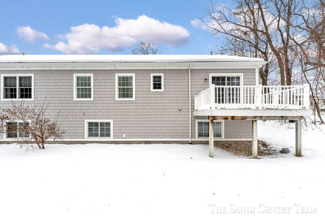 601 Lakeview Lane 1, Spring Lake, MI 49456