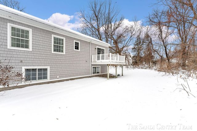 601 Lakeview Lane 1, Spring Lake, MI 49456