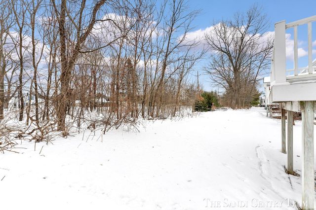 601 Lakeview Lane 1, Spring Lake, MI 49456