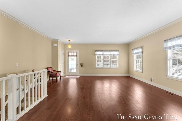 601 Lakeview Lane 1, Spring Lake, MI 49456