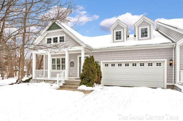 601 Lakeview Lane 1, Spring Lake, MI 49456