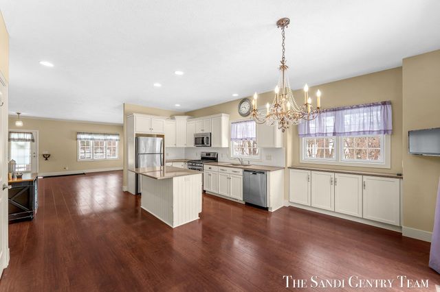 601 Lakeview Lane 1, Spring Lake, MI 49456