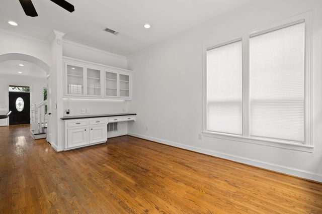 948 Ashland Street, Houston, TX 77008