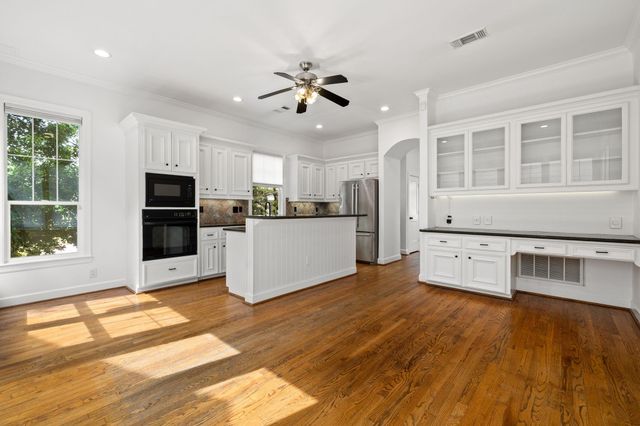 948 Ashland Street, Houston, TX 77008