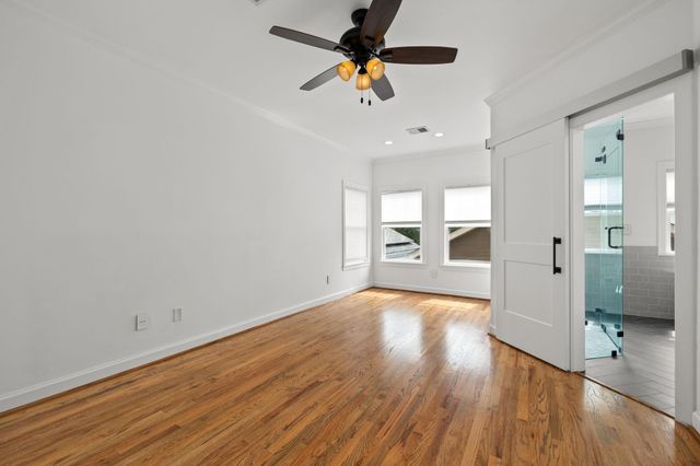 948 Ashland Street, Houston, TX 77008