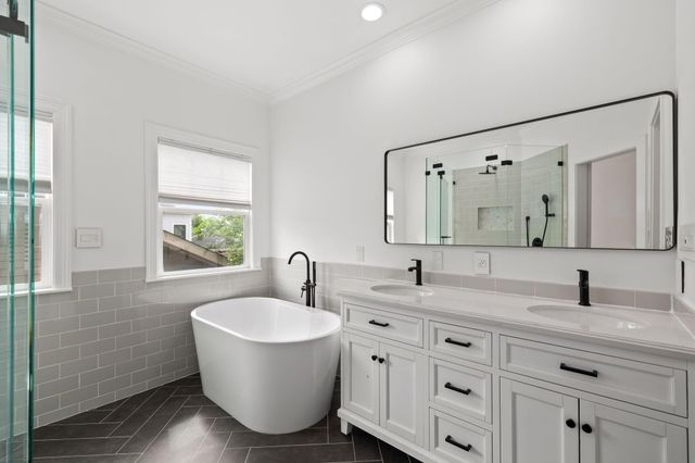 948 Ashland Street, Houston, TX 77008