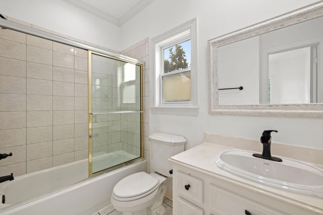 948 Ashland Street, Houston, TX 77008
