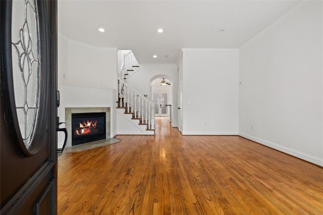 948 Ashland Street, Houston, TX 77008