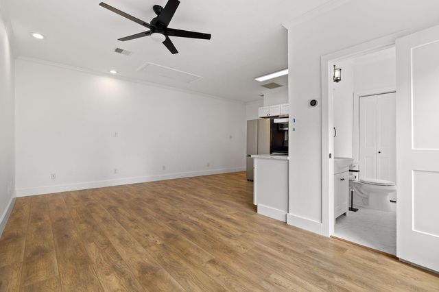 948 Ashland Street, Houston, TX 77008