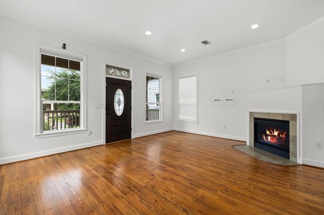 948 Ashland Street, Houston, TX 77008