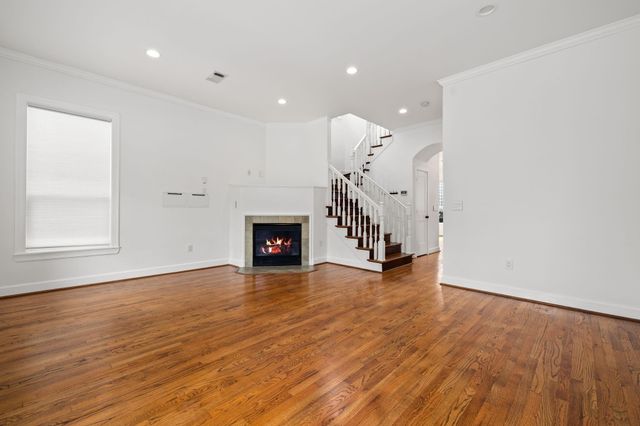 948 Ashland Street, Houston, TX 77008
