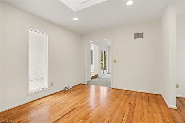 1711 Hanging Valley Court, Kernersville, NC 27284