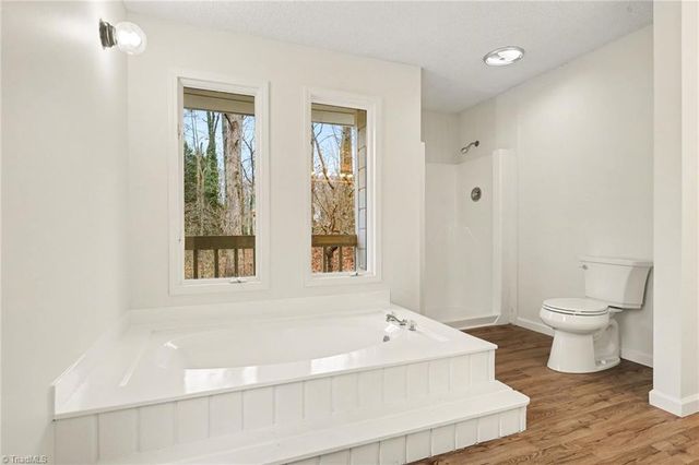 1711 Hanging Valley Court, Kernersville, NC 27284