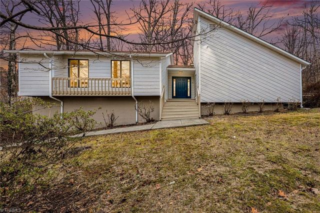 1711 Hanging Valley Court, Kernersville, NC 27284