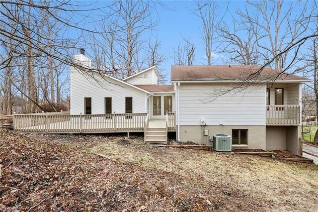 1711 Hanging Valley Court, Kernersville, NC 27284