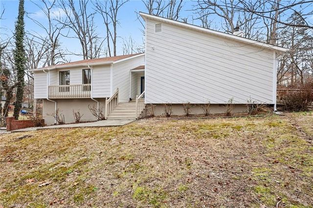 1711 Hanging Valley Court, Kernersville, NC 27284