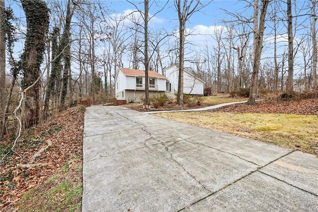 1711 Hanging Valley Court, Kernersville, NC 27284