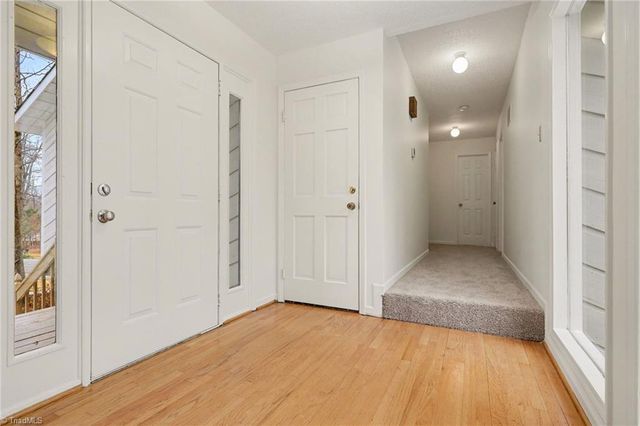 1711 Hanging Valley Court, Kernersville, NC 27284