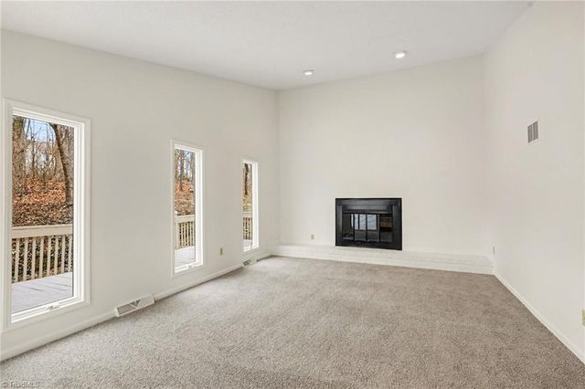 1711 Hanging Valley Court, Kernersville, NC 27284