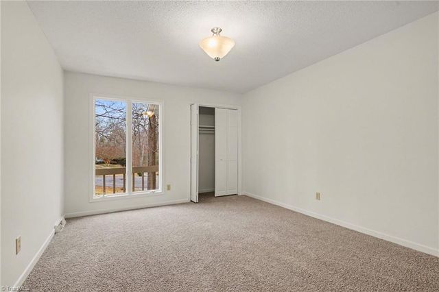 1711 Hanging Valley Court, Kernersville, NC 27284