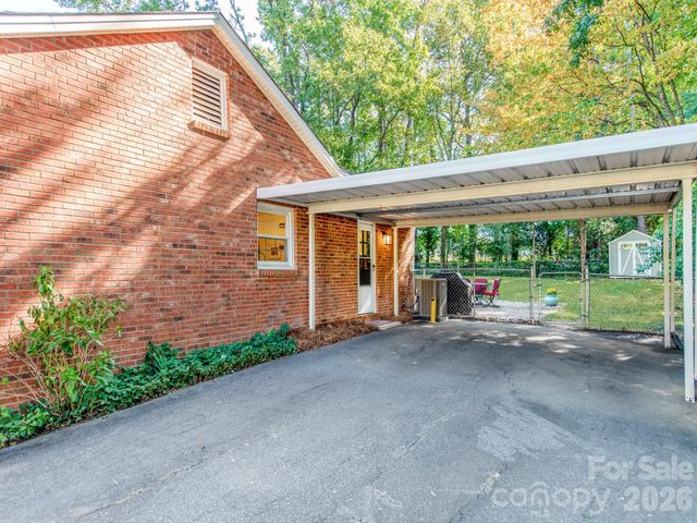 6821 Old Post Road, Charlotte, NC 28212