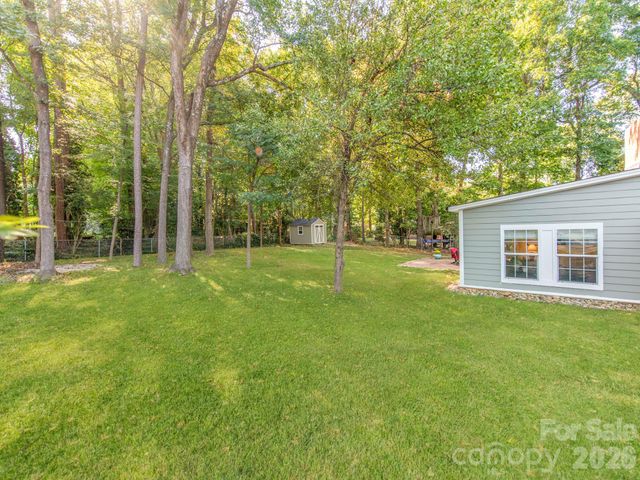6821 Old Post Road, Charlotte, NC 28212
