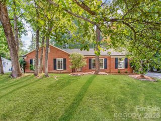 6821 Old Post Road, Charlotte, NC 28212