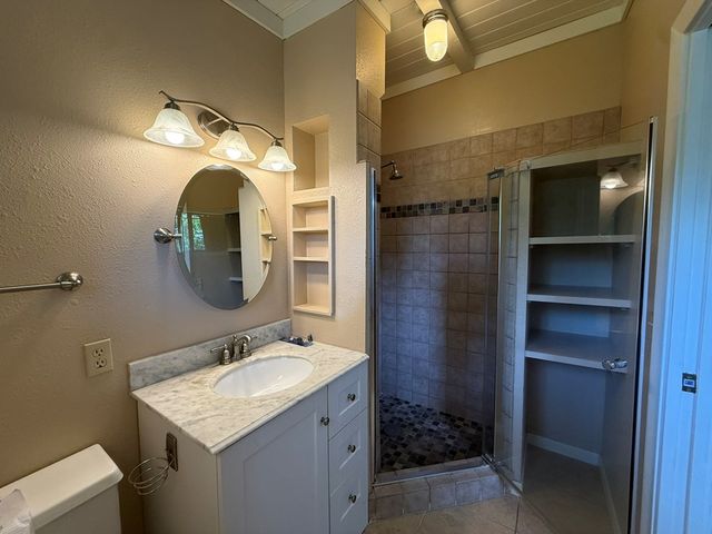 516 Harper Rd, Kerrville, TX 78028