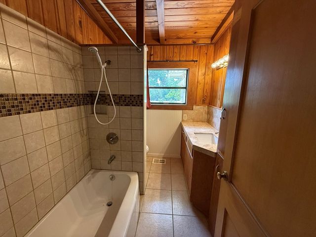 516 Harper Rd, Kerrville, TX 78028
