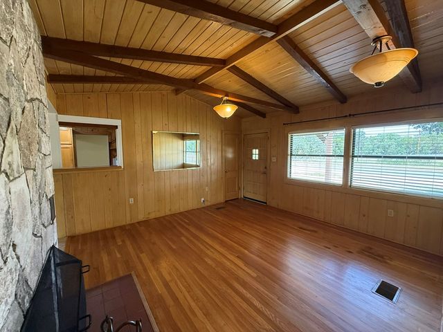 516 Harper Rd, Kerrville, TX 78028