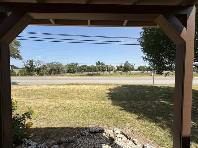 516 Harper Rd, Kerrville, TX 78028