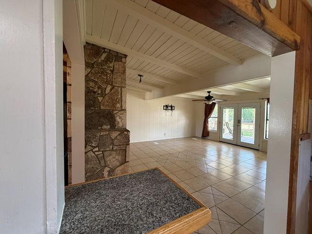 516 Harper Rd, Kerrville, TX 78028